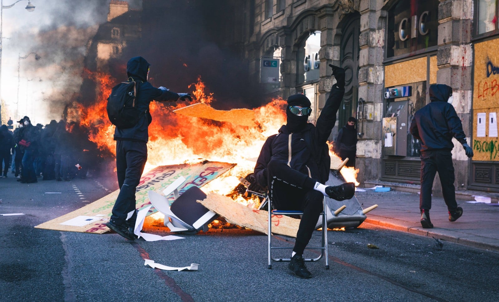 L’autodéfense populaire comme condition d’existence politique