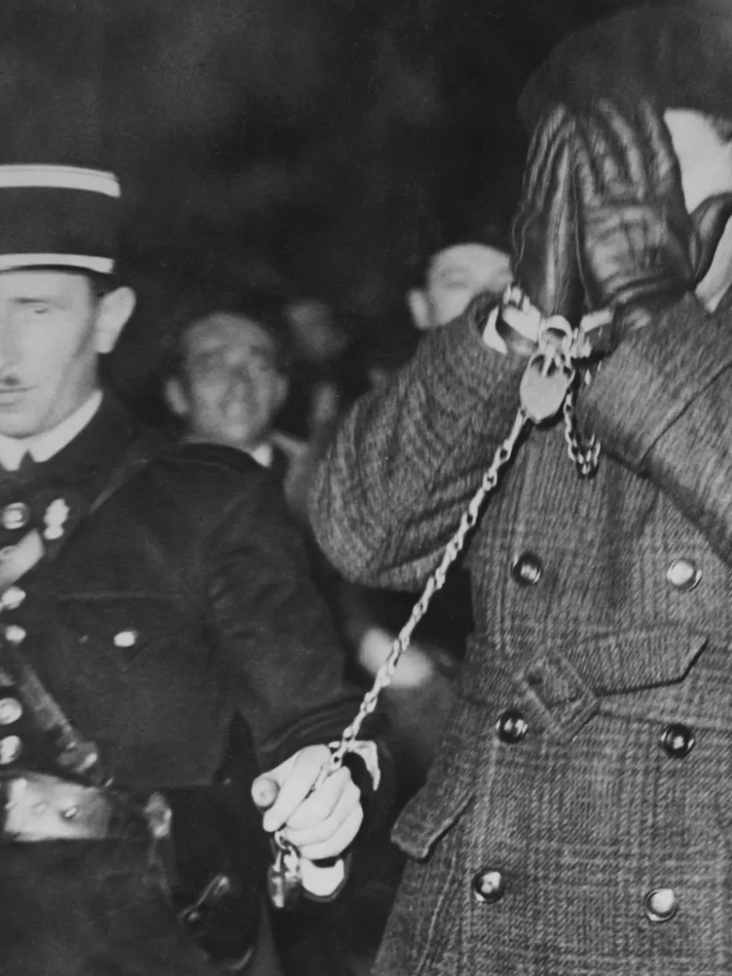 La Cagoule : Enquête sur une conspiration d'extrême droite - William Karel (1996) La Cagoule : Enquête sur une conspiration d'extrême droite - William Karel (1996)