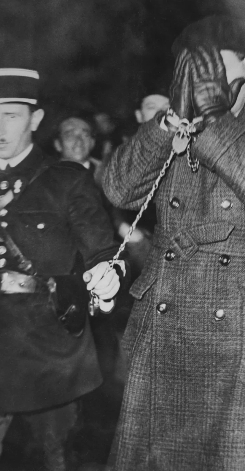 La Cagoule : Enquête sur une conspiration d'extrême droite - William Karel (1996) La Cagoule : Enquête sur une conspiration d'extrême droite - William Karel (1996)